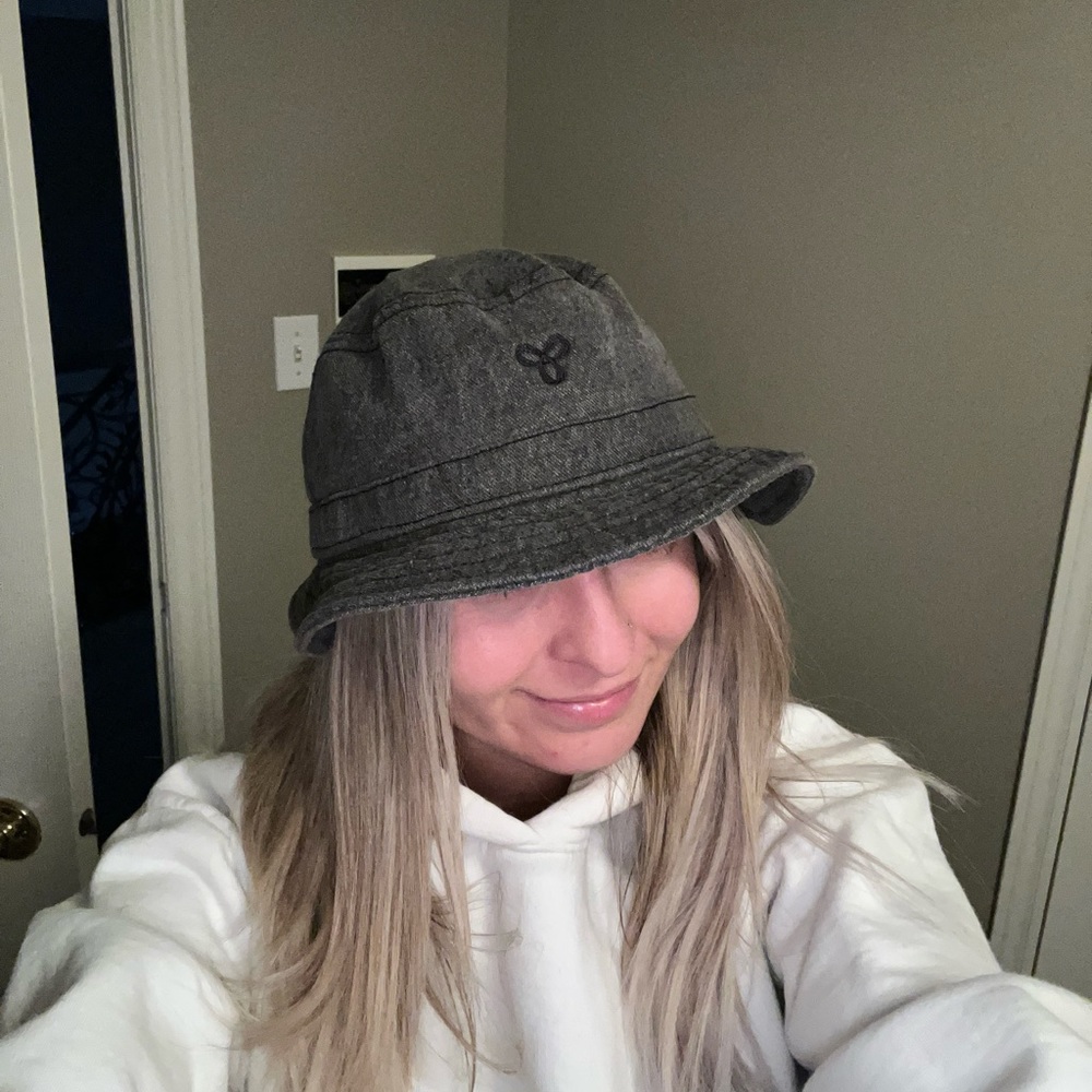 Grey TNA bucket hat